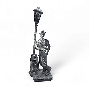 Estátua Imagem Zé Pilintra Detalhes Poste Prata e Preto 22cm