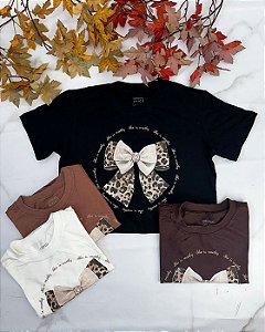 T-shirt cropped laço onça 🐆