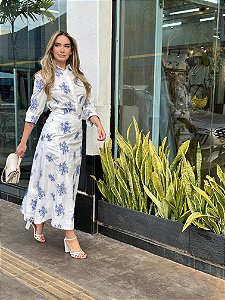 CONJUNTO CAMISA E SAIA BORDADO