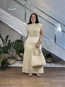 VESTIDO EVASE DE RENDA