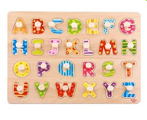 Encaixe alfabeto com pinos