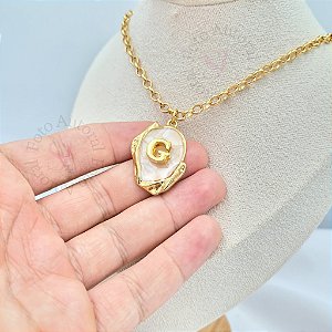 Colar Inicial Placa Perolada