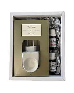 Kit Presente Difusor de Tomada e 2 Óleos Aromáticos - Cereja e Avelã e Prados de Inverno