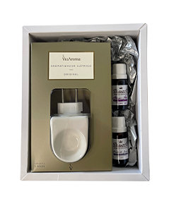 Kit Presente Difusor de Tomada e 2 Óleos Aromáticos - Pitanga e Flores e Prados de Inverno