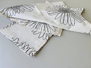Trilho de mesa . Caminho de mesa