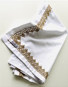 Caminho de mesa  com renda