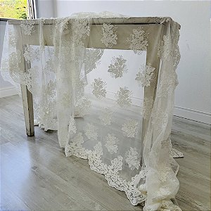 Toalha de renda sobrepor 430 x 130 cm