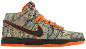 Tênis Nike SB Dunk Mid Premium