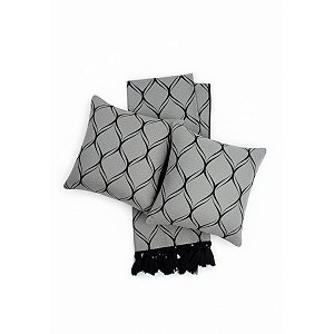 Kit Manta e Capas de Almofada em Tecido Jacquard Tradicional Losango Preto e Cru