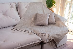 Kit Manta e Capas de Almofada em Tecido Jacquard Tradicional Falso Liso Cinza e Cru