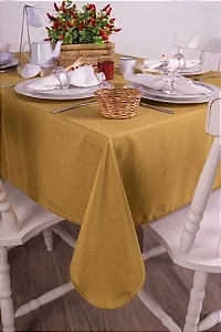 Toalha de Mesa Retangular em Oxford Dourado