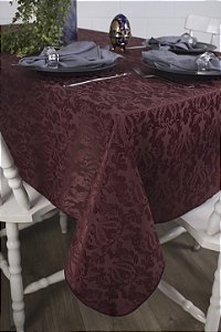 Toalha de Mesa Quadrada em Tecido Jacquard Vinho Marsala Adamascado Tradicional