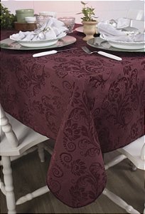 Toalha de Mesa Retangular em Tecido Jacquard Vinho Marsala Arabesco Tradicional