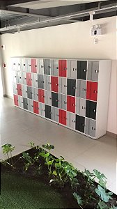 Locker madeiras com portas em aço