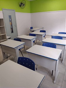 Conjunto escolar  W-023 ( Mesa e cadeiras)