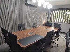 MESA REUNIÃO 2 RASGOS CAIXA DE TOMADA BASIC PÉ METALICO COM PERFIL - ALTIS