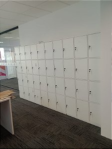 LOCKER 4 PORTAS EM MADEIRA - COM FECHADURAS