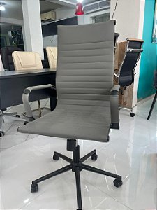 Cadeira Presidente Grafite R$ 390,00 á vista  (peça unica)