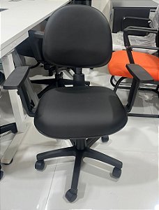 Cadeira Executiva Ergonômica com braços R$ 490,00