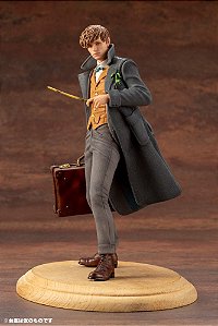 NEWT SCAMANDER - FANTASTIC BEASTS: THE CRIMES OF GRINDELWALD - ARTFX+ STATUE