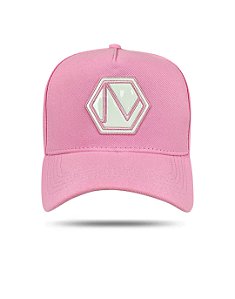 Boné snapback rosa com logo vinil branco aba de couro embaixo