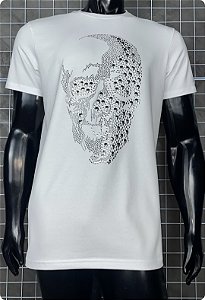 Camiseta masculina premium branca caveira c/ caveirinhas