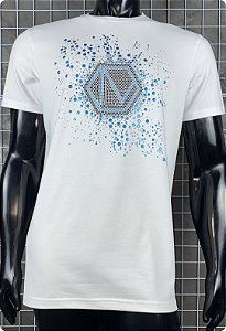 Camiseta masculina premium branca logo espirrado azul bebê