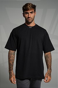 Camiseta oversized black - micrologo na gola