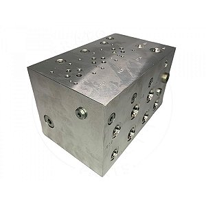BLOCO MANIFOLD PRINCIPAL NEW HOLLAND CR 9060