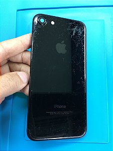 Carcaça Chassi Iphone 7 Preta Brilhante com detalhes.