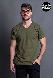 CAMISETA BÁSICA ALGODÃO EGÍPCIO GOLA V VERDE  MILITAR VIDIC