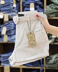 Short Mom off Whithe