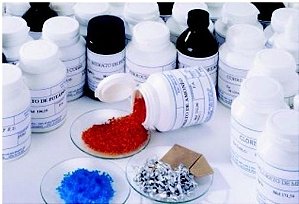 Kit com 80 Reagentes para Laboratório Escolar