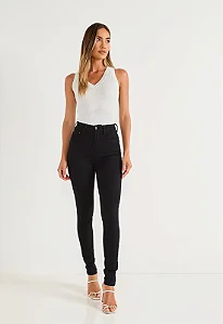 Calça Jeans Feminina Skinny Hot Pants Tradicional Preta