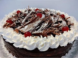 Torta Floresta Negra – Chocolate Meio Amargo e Cerejas