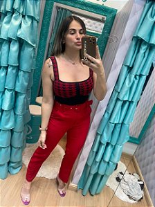 Calça alfaiataria com cinto vermelha moda instagram