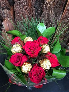 Buquê 6 Rosas + Ferrero Rocher