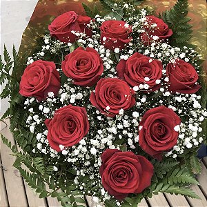 Buquê 12 Rosas Vermelhas Importadas com Mosquitinho