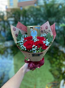 Buquê 4 Rosas Vermelhas Importadas com Ferrero Rocher