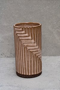 [20% DE DESCONTO] Vaso Decorativo Risca Vertical Creme Dark (1 unidade)