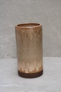 [20% DE DESCONTO] Vaso Decorativo Liso Creme Dark (1 unidade)