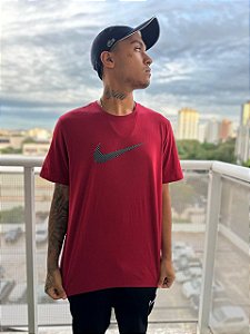 Camiseta Nike Masculina - Vinho
