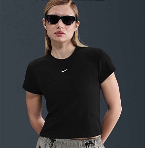 Camiseta Nike  Feminina Sportswear - Preta HV4994