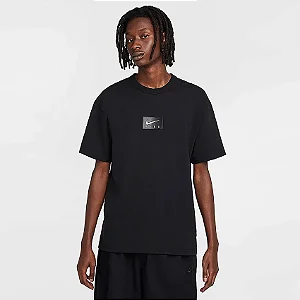 Camiseta Nike Sportswear Masculina - Preta FZ7970