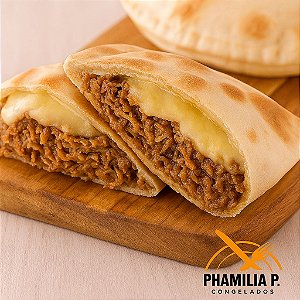 CALZONE MASSA BRANCA CARNE C/ REQUEIJÃO