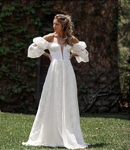 VESTIDO LONGO RENDA OMBRO A OMBRO MANGAS BUFANTE DECOTE PRODUNDO