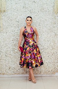 VESTIDO MIDI MARRO ESTAMPA FUCSIA E AMARELO
