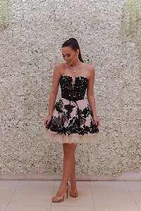VESTIDO CURTO NUDE E PRETO JOVANI PRINCESA TOMARA QUE CAIA