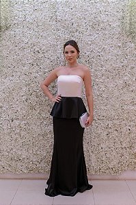 VESTIDO LONGO CORPOREUM PRETO E BRANCO DETALHE PEPLUM
