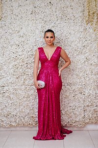 VESTIDO LONGO ROSA FÚCSIA TODO EM PAETÊ COM DECOTE FRENTE E COSTAS